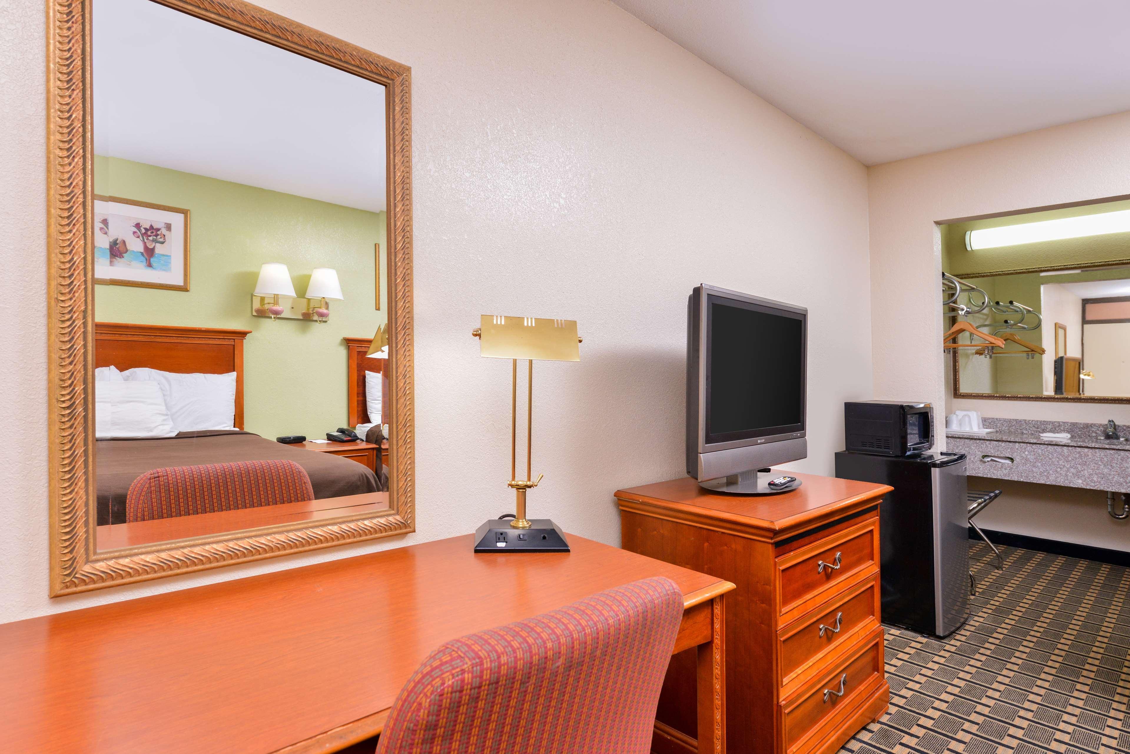 Americas Best Value Inn-Nashville/Airport South Buitenkant foto